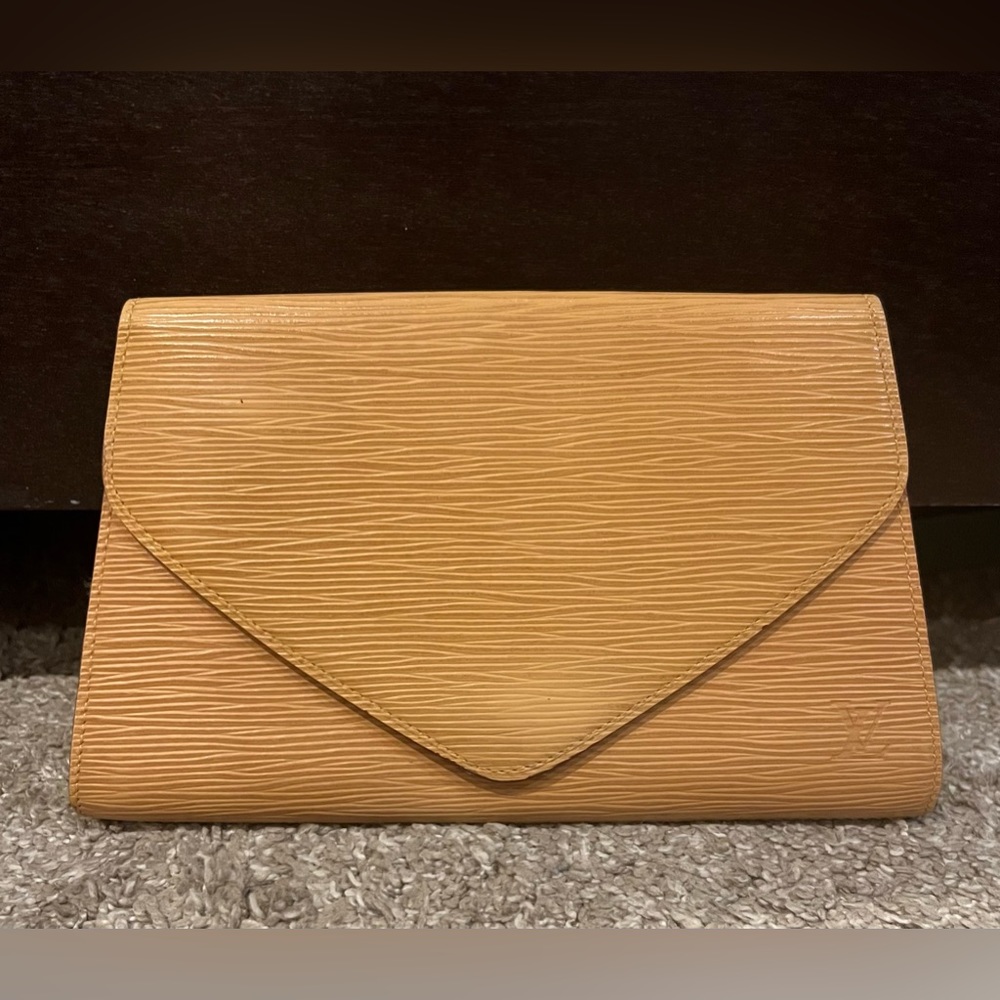 Louis Vuitton Beige Epi Art Deco envelope clutch